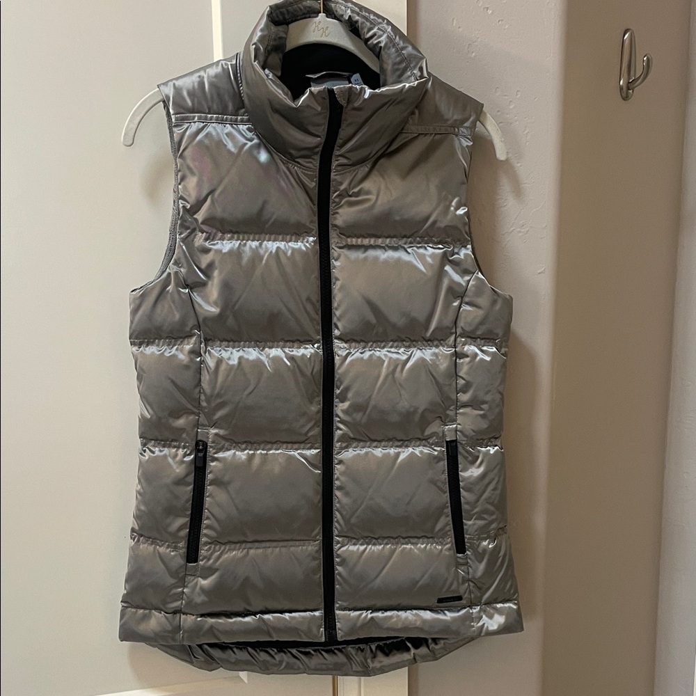 Athleta Shiny Gray Puffer Vest